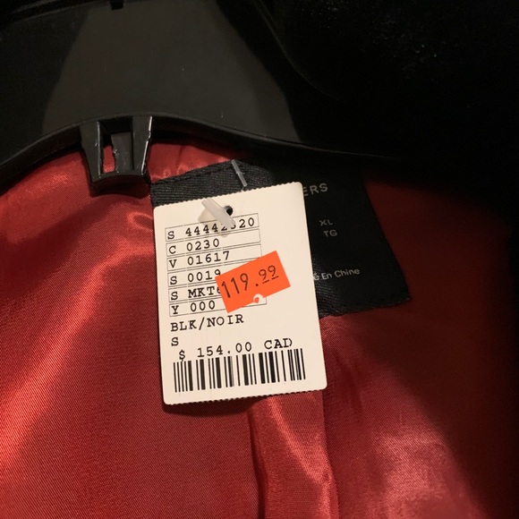 NWT UO FAUX FUR JACKET - Picture 3 of 3